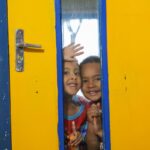 Vacinação nas escolas: crianças são imunizadas e atualizam caderneta