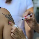 Cidade do Rio estende vacina contra dengue para jovens de 19 e 20 anos