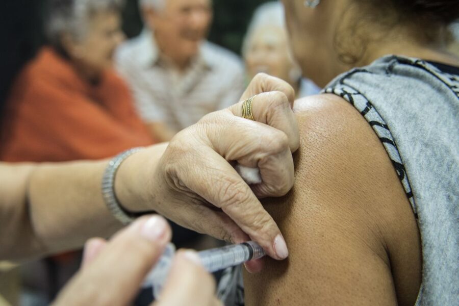 Idosos são os mais atingidos por infecções do vírus da gripe