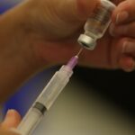 Casos de covid-19 estão em alta no Ceará e no Rio, aponta Fiocruz