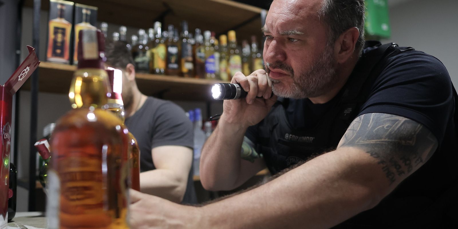 Vigilância Sanitária do Rio fecha bar por venda de bebida sem registro