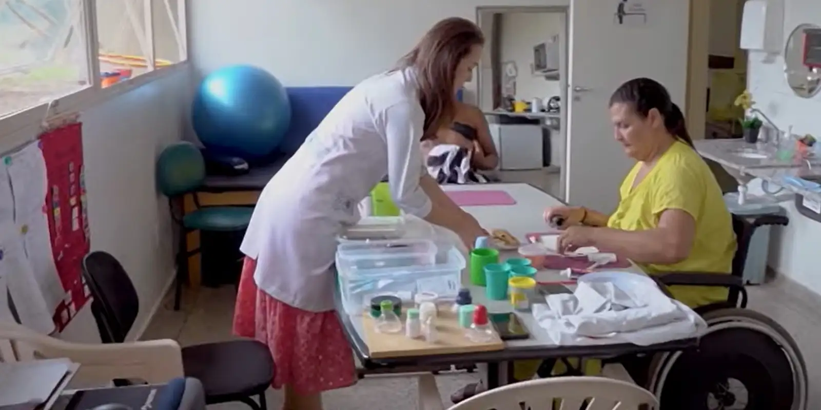 Jornalista da TV Brasil vence Prêmio Amrigs com reportagem sobre AVC