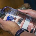 Policiais descobrem laboratório de falsificação de bebidas no DF